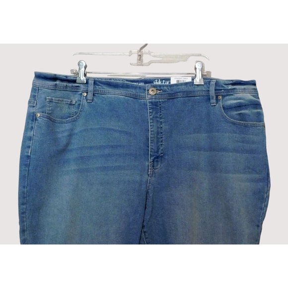 Style & Co Slimming Jeans 22W Blue Denim Mid Rise Straight Leg Cotton Blend NEW - Picture 2 of 6